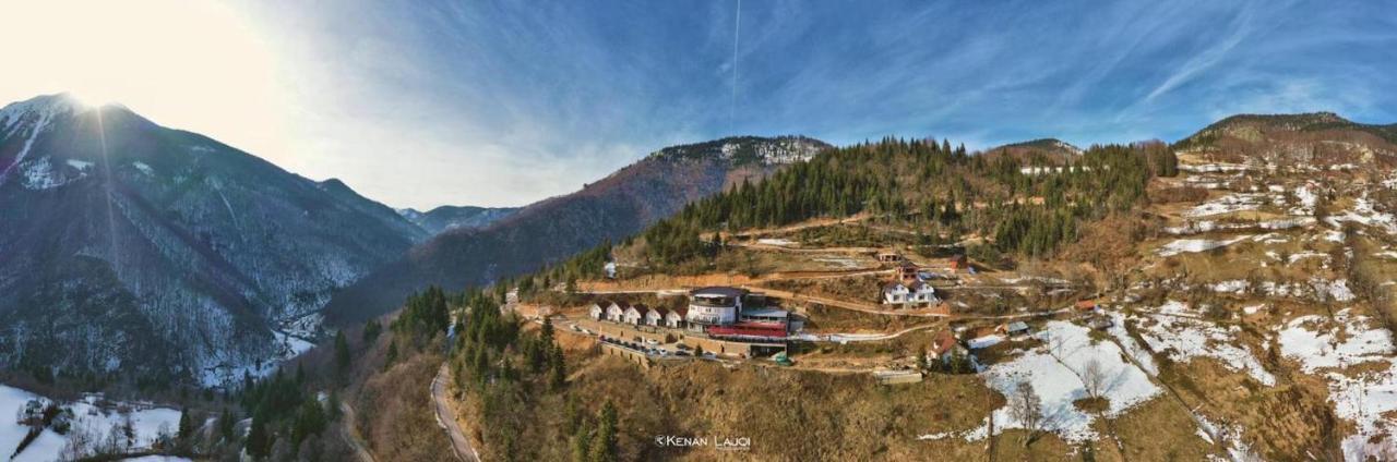 Hotel Panorama Rugove 佩奇 外观 照片