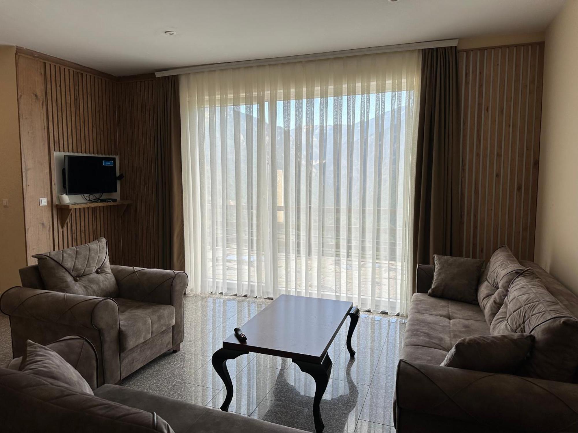 Hotel Panorama Rugove 佩奇 外观 照片