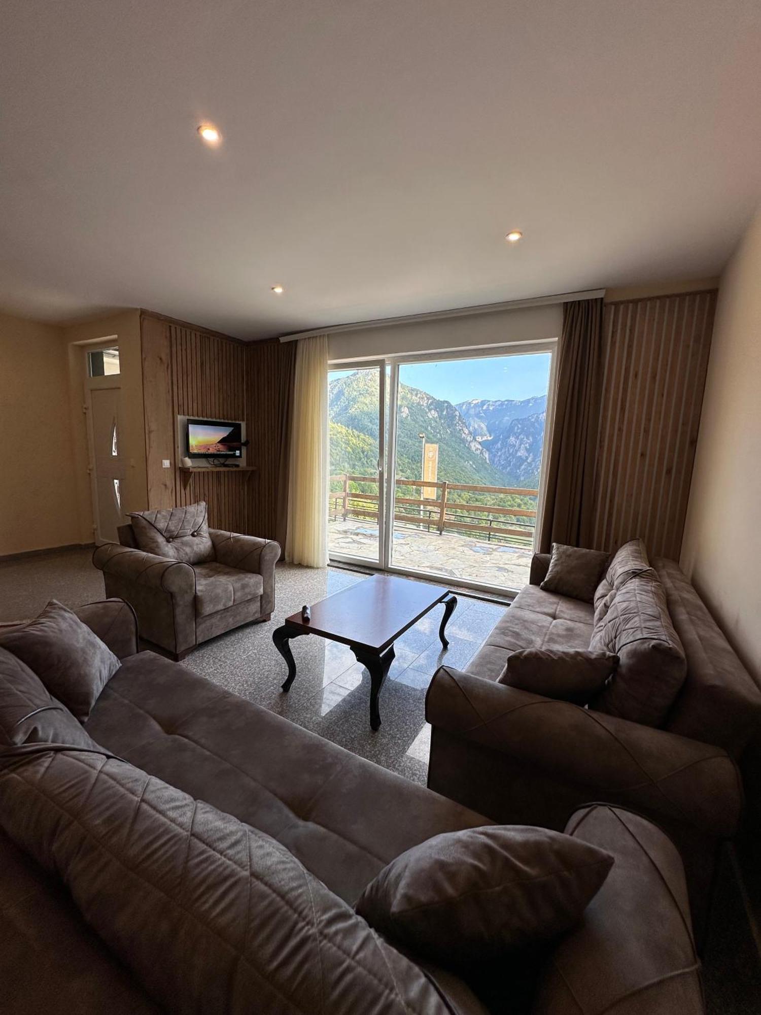 Hotel Panorama Rugove 佩奇 外观 照片