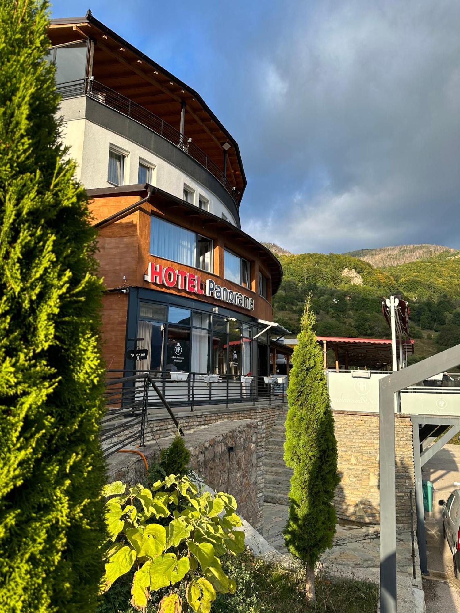 Hotel Panorama Rugove 佩奇 外观 照片