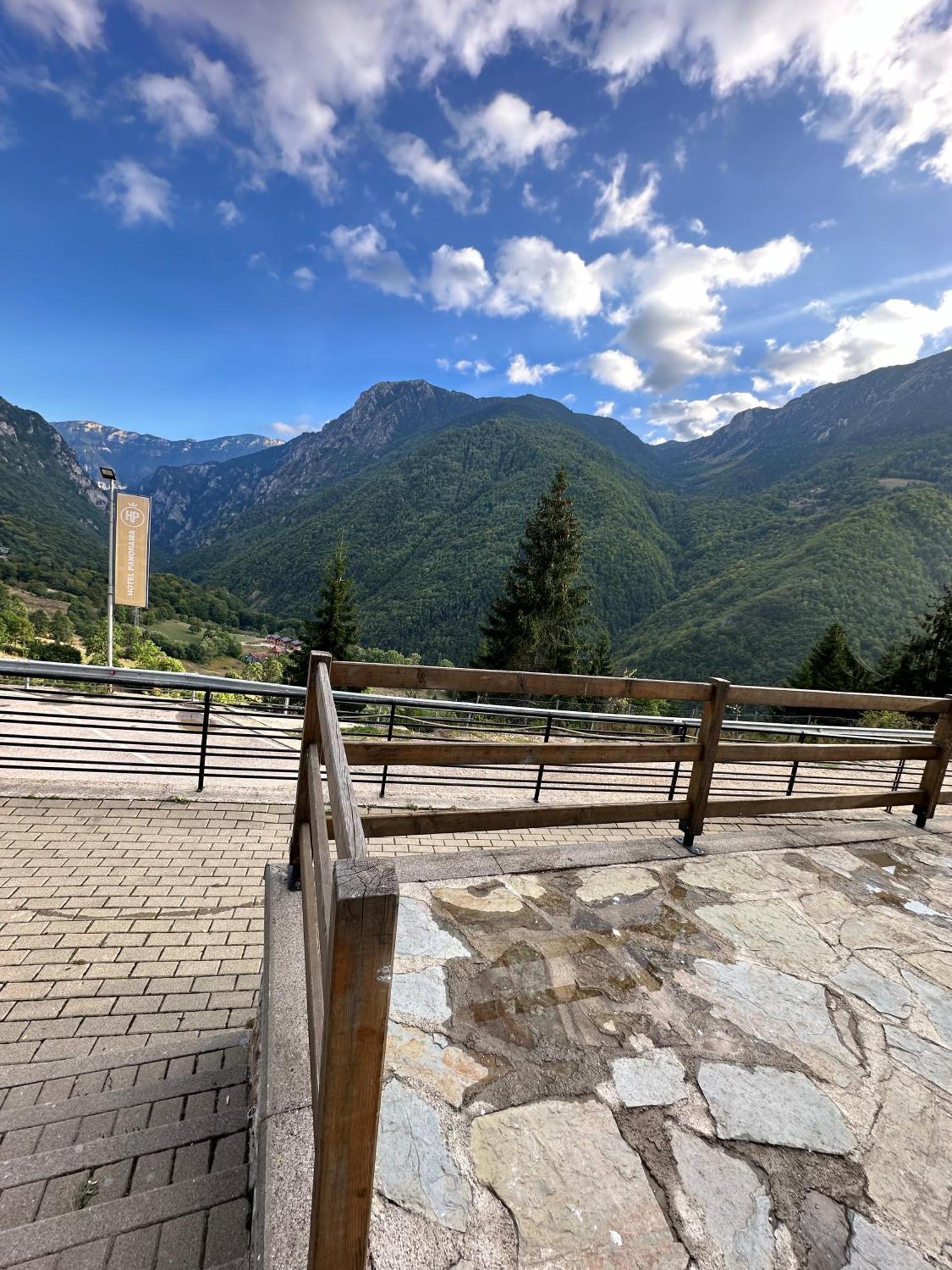 Hotel Panorama Rugove 佩奇 外观 照片